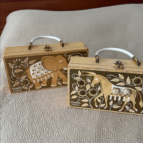 Enid Collin’s “People’s Choice” Embelished Box Bag - Picture 12 of 13